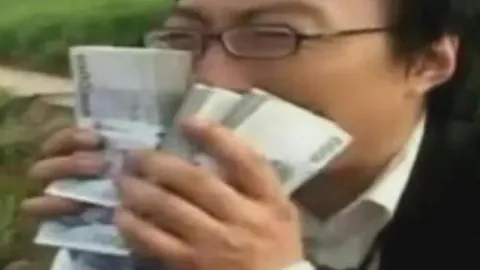 独家盘点！新赛季最佳阵容揭晓：姆巴佩、亚马尔闪耀，英超“枪手”三将领跑！